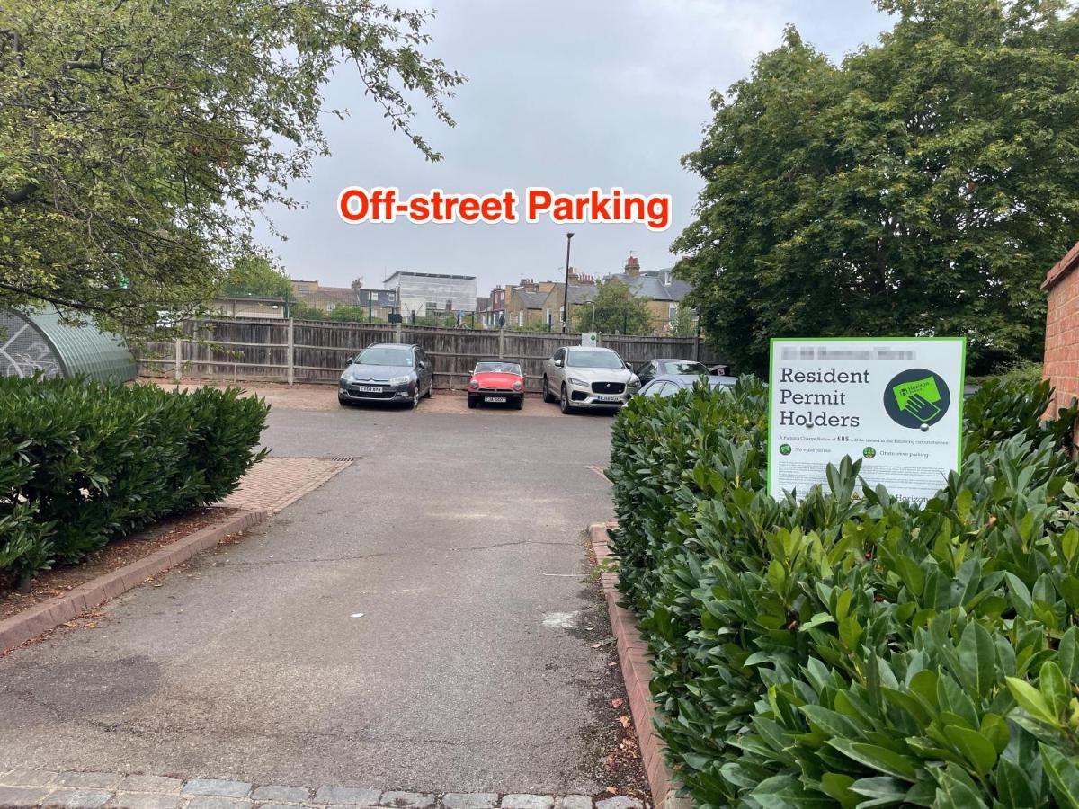 2 Bedroom Apartment Near Southfields London Bagian luar foto