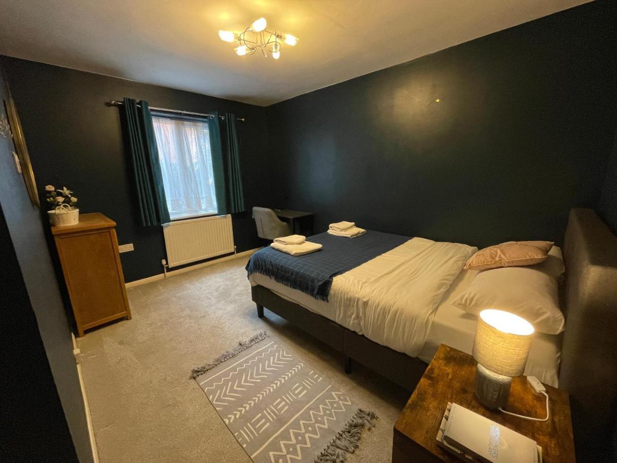 2 Bedroom Apartment Near Southfields London Bagian luar foto