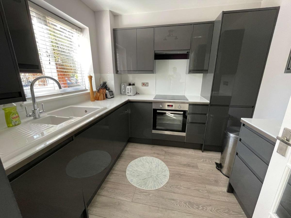 2 Bedroom Apartment Near Southfields London Bagian luar foto